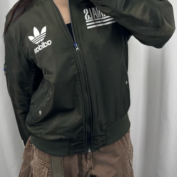 아디다스 카키 봄버 자켓