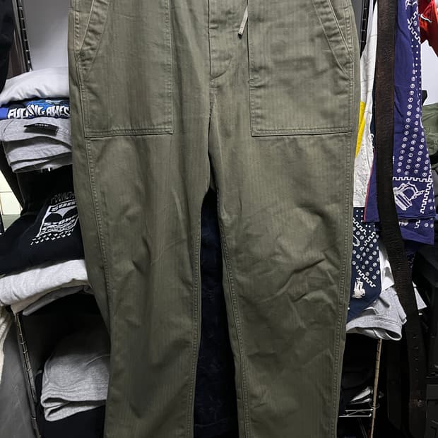 엔지니어드 가먼트 퍼티그 팬츠