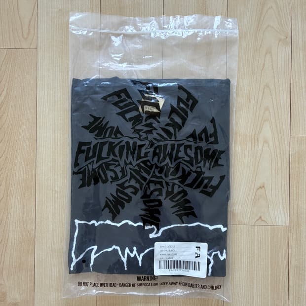 (L) 퍼킹어썸 뉴욕 스토어 반팔 티셔츠