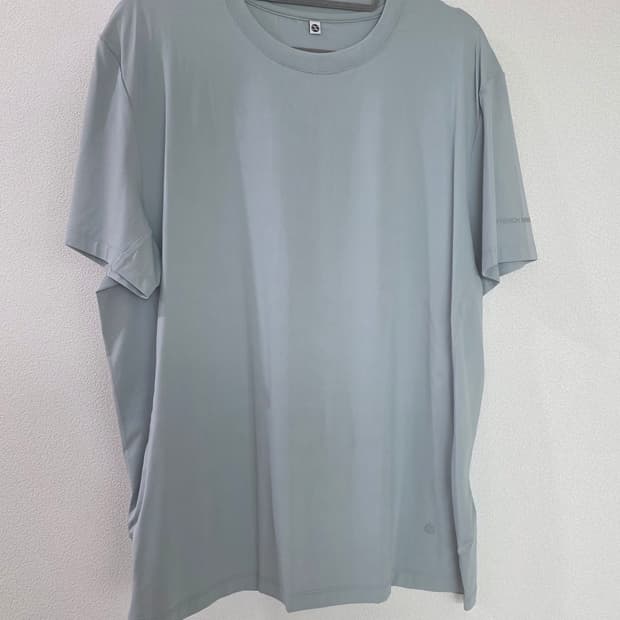 새제품) 위뜨 반팔 티셔츠 XL