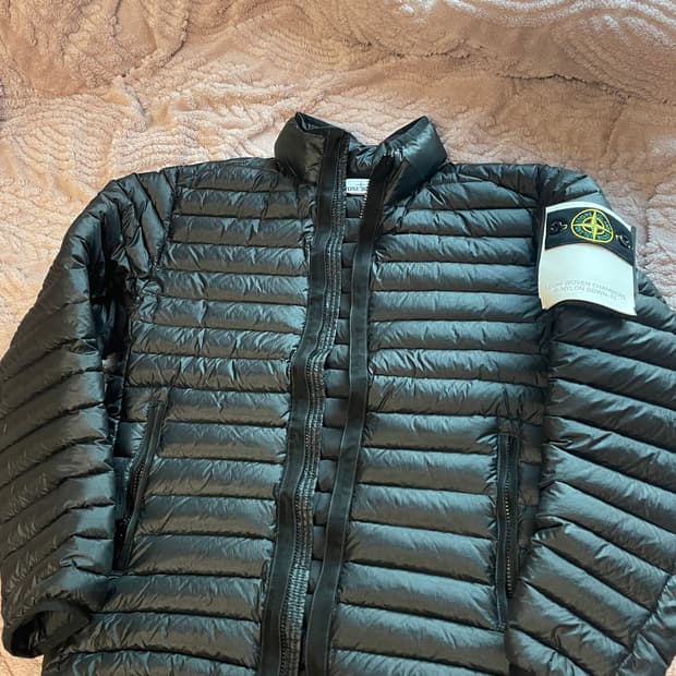 스톤 아일랜드 룸우븐 경량패딩 블랙S