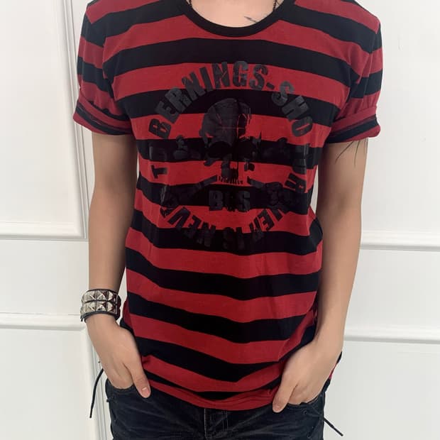 Bernings sho skull stripe t-shirt 