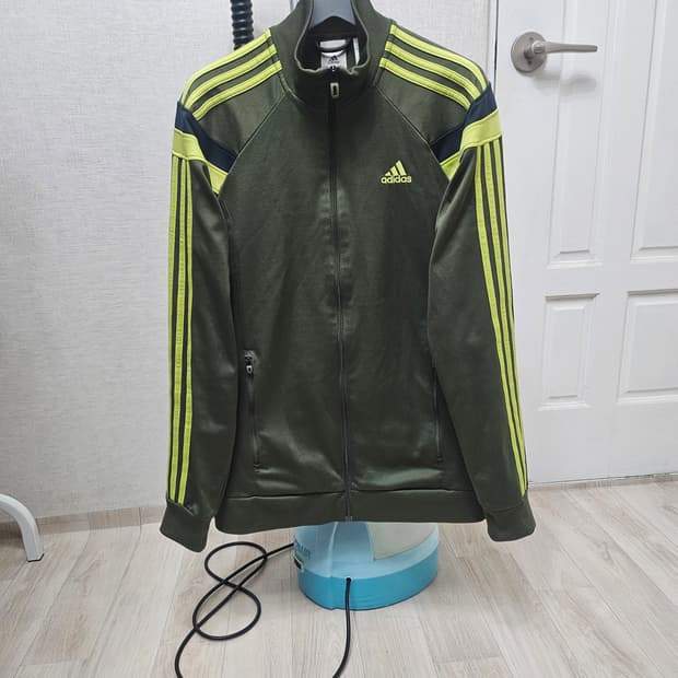 (100)L ☆초희귀☆ 아디다스 에센셜 [카키] 트랙탑져지