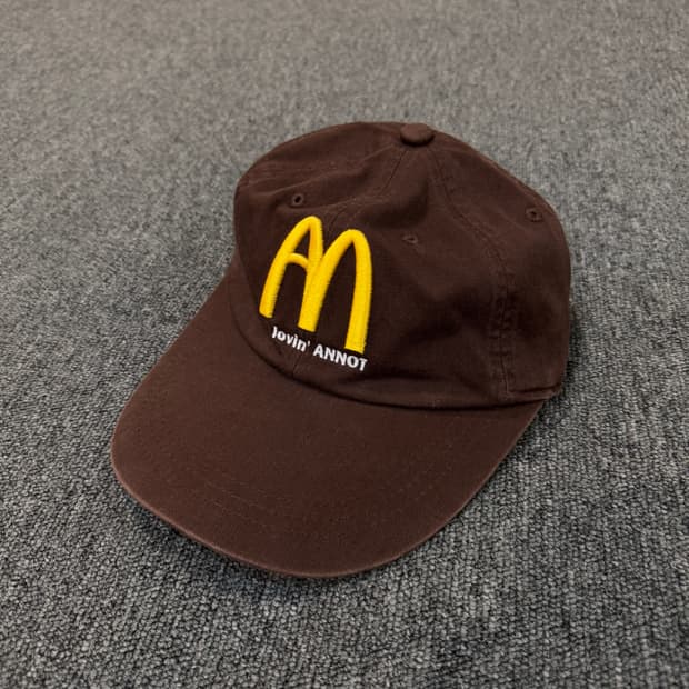 I.L.A 로고 롱 빌 워싱 캡 브라운