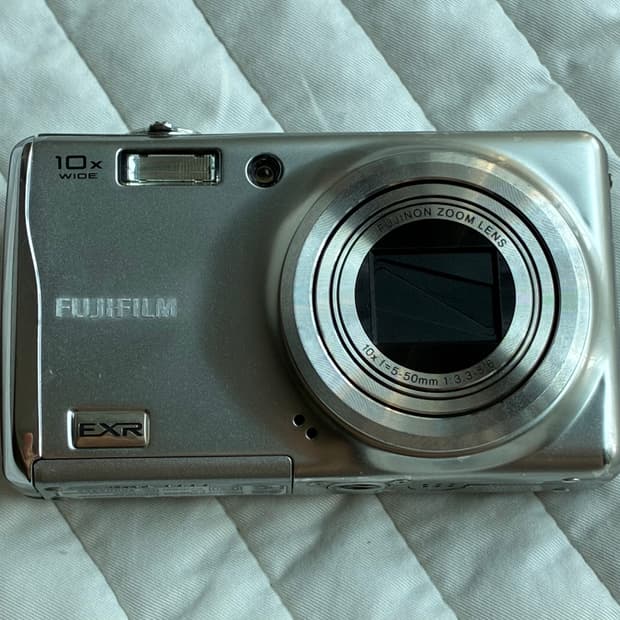 후지필름 파인픽스 f70exr 실버 디카