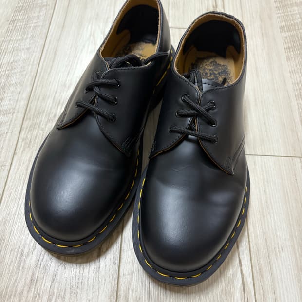 닥터마틴 1461 3홀 스무스 250