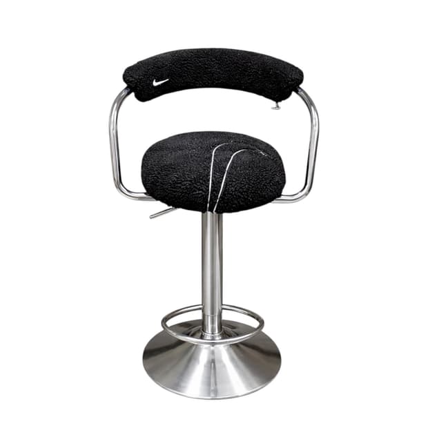 나이키 셰르파 스우시 업사이클링 의자