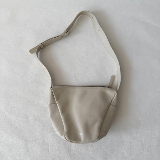 LAIDBACK 레더 크로스백