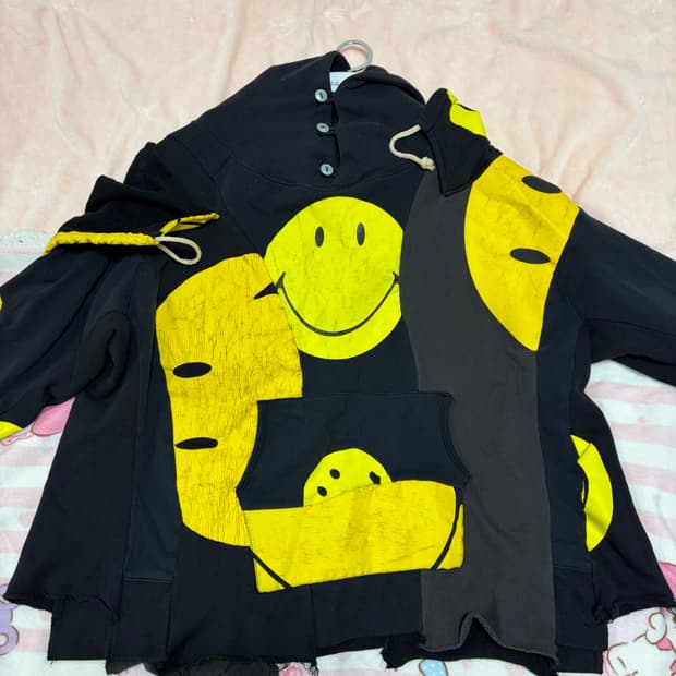 [3] 캐피탈 스마일 더블 후드티