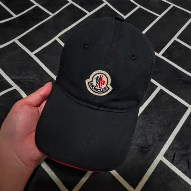 몽클레어 볼캡