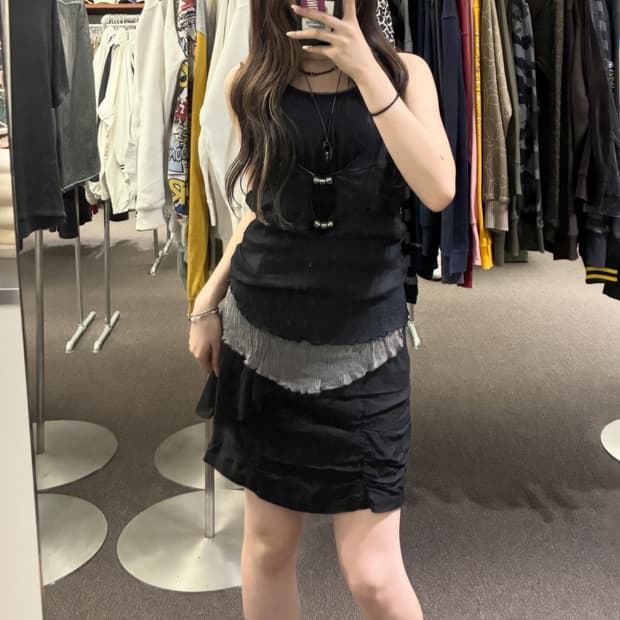 Ruffled Midnight Noir 🪙🖤