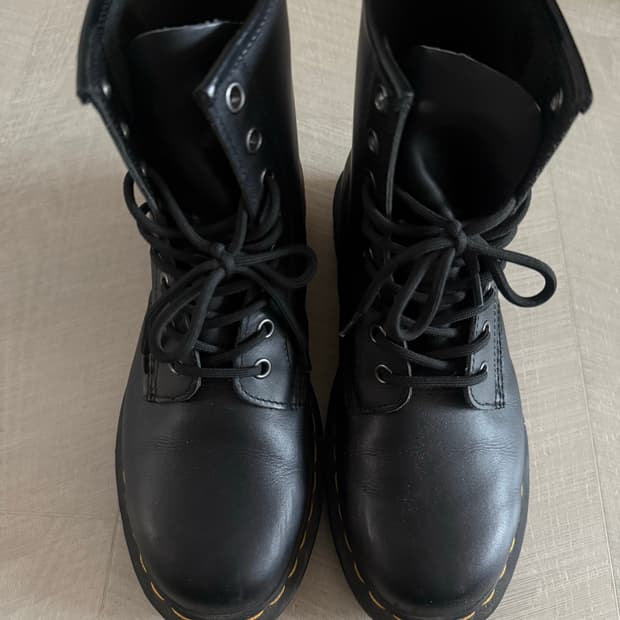 닥터마틴 8홀 11822 UK5