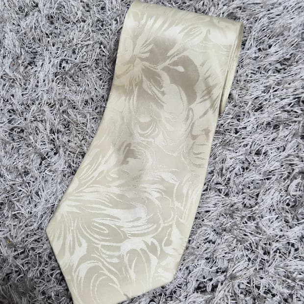 입생로랑YvesSaintLaurent 넥타이 Free - N19