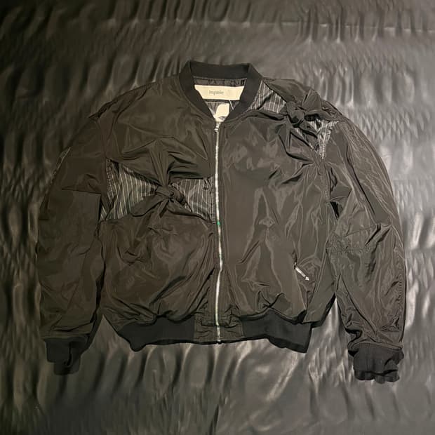 르수기아뜰리에 리본 매듭 크롭 봄버 점퍼