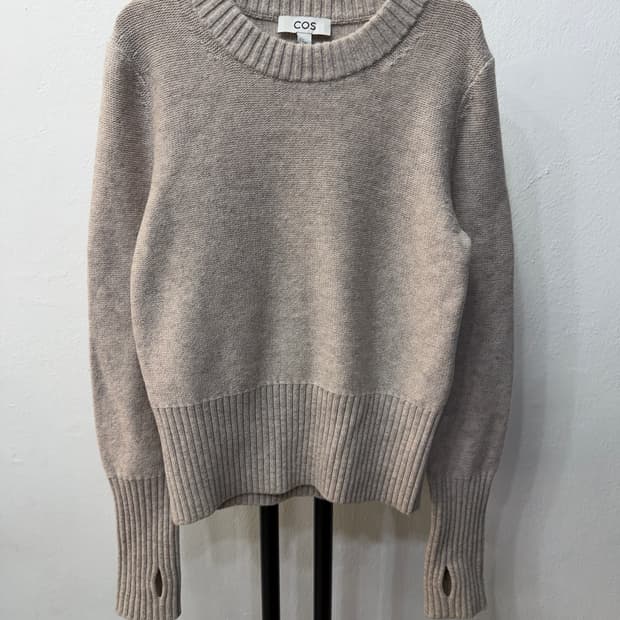 정품) COS 코스 여성 핑거홀 니트 스웨터 S