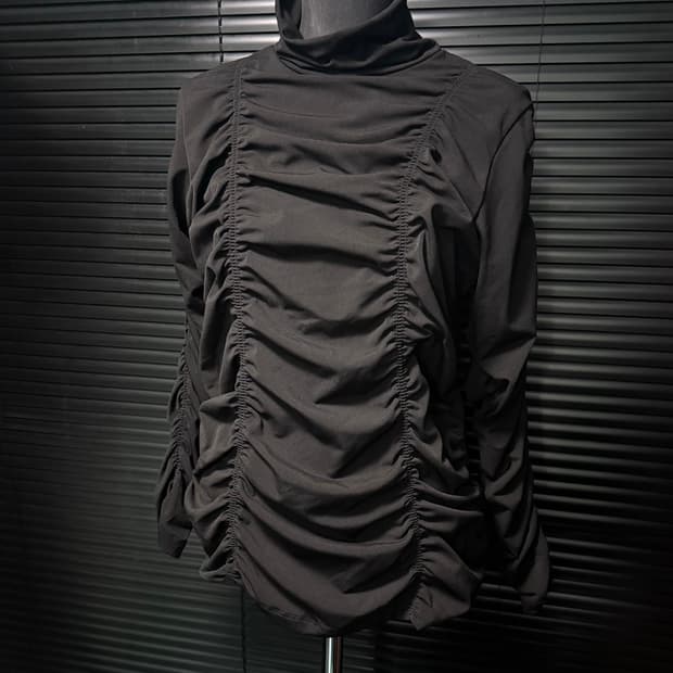 이상봉 컬렉션 셔링 주름 목티 목폴라 고스 펑크 락 블랙 터틀넥 기모 