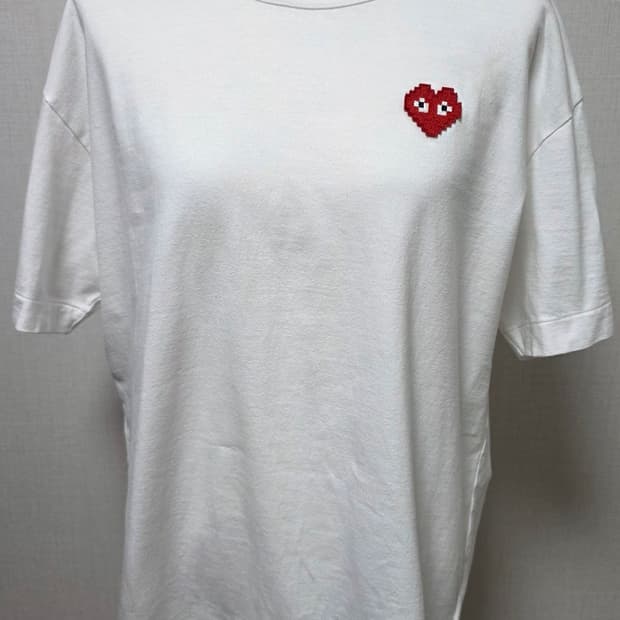 XL)꼼데가르송 X 인베이더 픽셀와펜 AZ T322