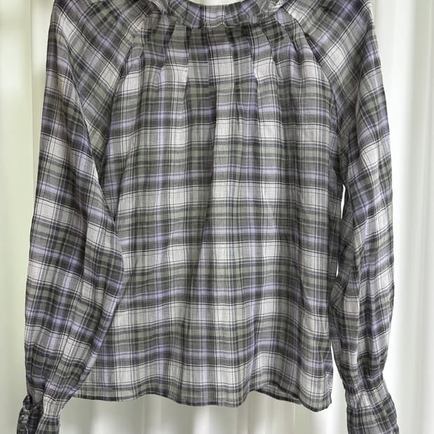 비비안웨스트우드 프릴 체크 블라우스