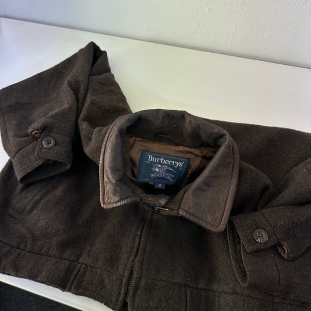 L 버버리 딥브라운 오버핏 레더카라넥 크롭 울자켓