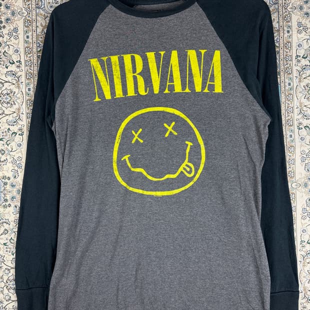 너바나 스마일리 나그랑 롱슬리브1603