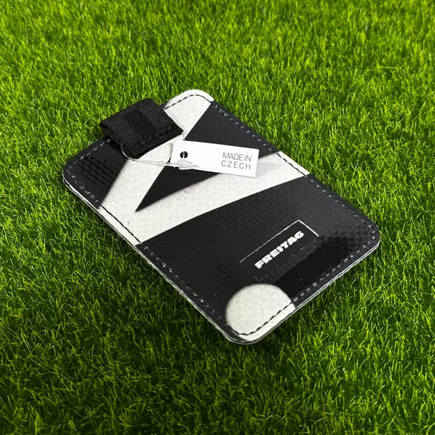 [새상품] 프라이탁 희귀 유광 검흰 저스틴 #freitag