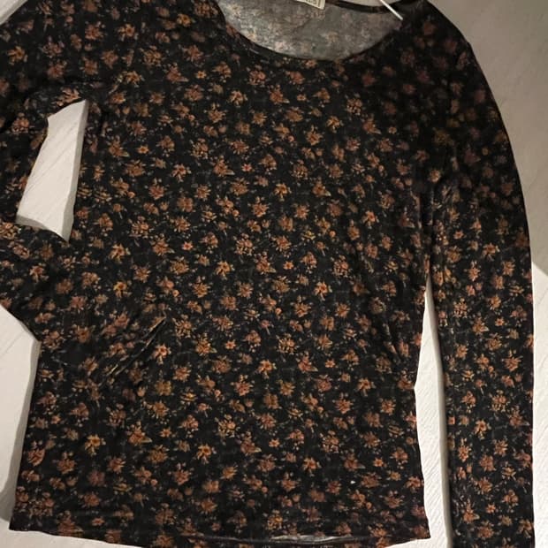 빈티지 플라워 이너 긴팔티 하구미 모리걸룩