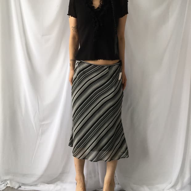 Ruffle point mesh top