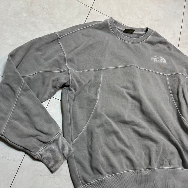 노스페이스 그런지 피그먼트 맨투맨