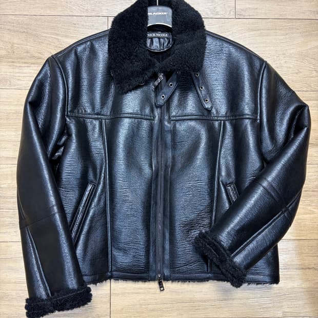 닉앤니콜 무스탕