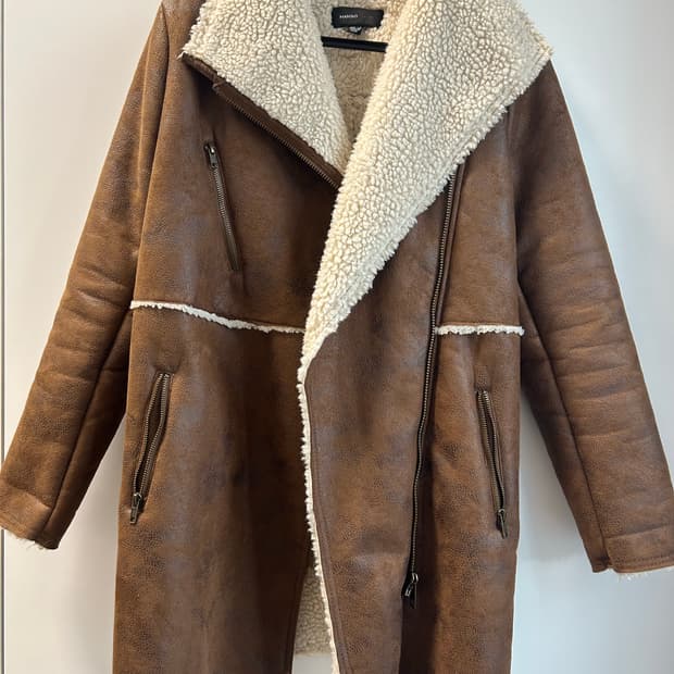 Mango 양털 무스탕