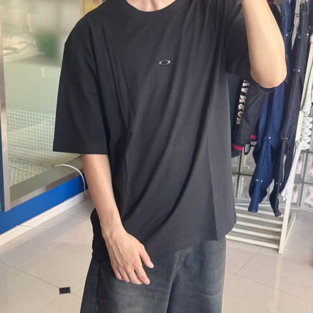 RISE TEE 메탈 라이즈 티 FOA407825