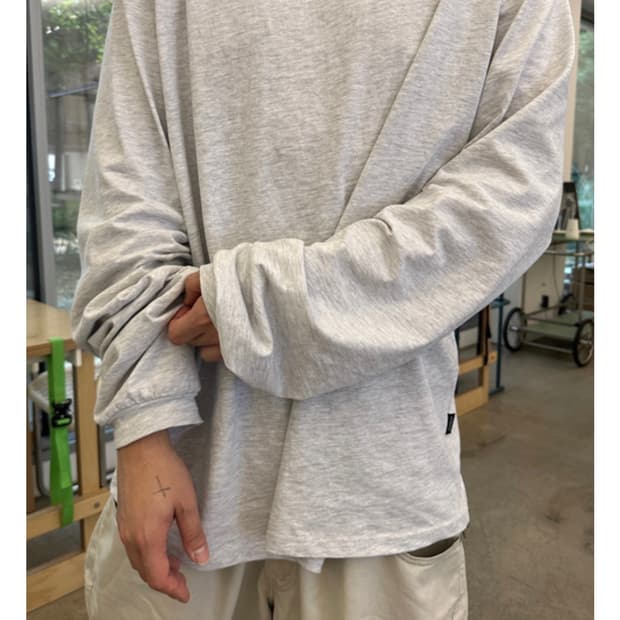 언타이틀드 아이딜 오버사이즈 롱슬리브 라이트 그레이 OS