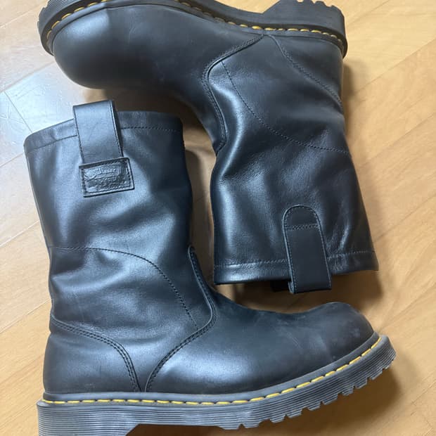 닥터마틴 x 스투시 2295 데콘 블랙 와나마 레더 부츠 블랙