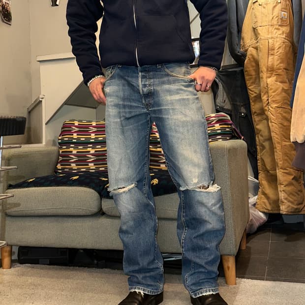 Early 00’s Levi’s 501 Mexico denim pant