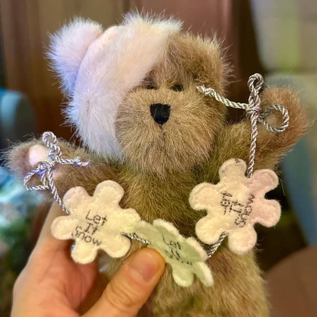 보이즈베어 털모자 곰인형 Let it snow 장식 인형