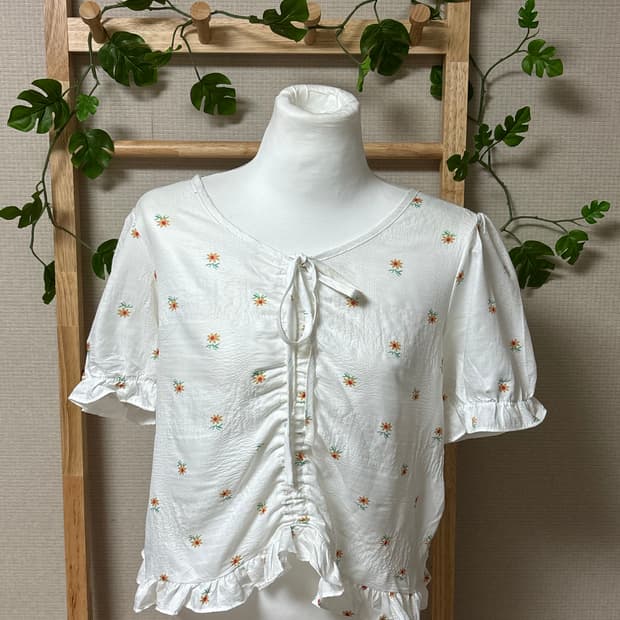 플라워 자수 블라우스🌼