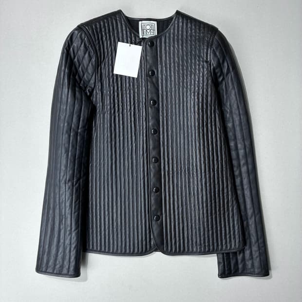 TOTEME 토템 퀼티드 램스킨 레더 라이너 자켓 블랙 36사이즈