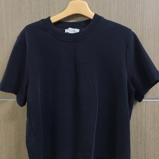 코스 블랙 크롭 반팔티 