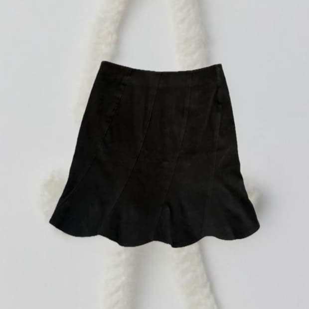 Black 스웨이드 스커트