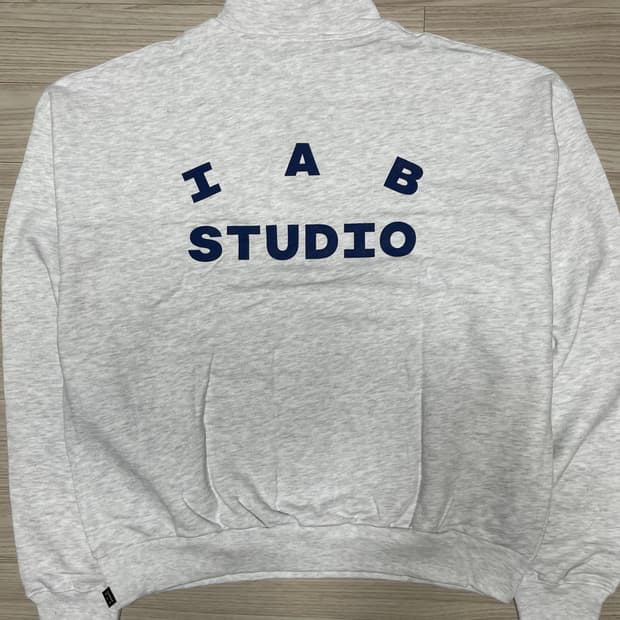 [새상품] 아이앱 스튜디오 하프 집업 그레이 