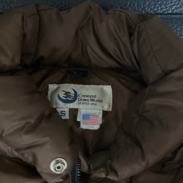 크레센트 다운웍스 패딩베스트