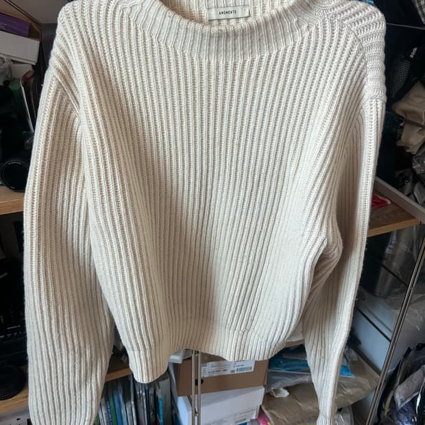 아모멘토 우먼 니트