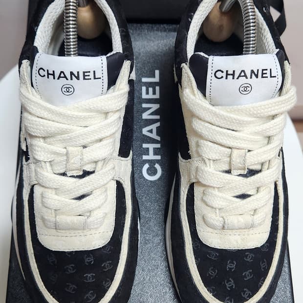 [정품] 샤넬 스니커즈 운동화 CC로고 카프스킨 프린티드 롤오버 36.5