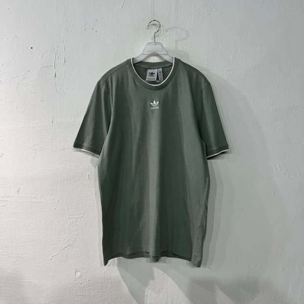 아디다스 반팔티 M