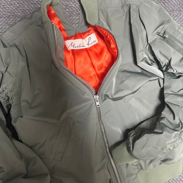 마틴로즈 백 슬릿 오버 사이즈 봄버