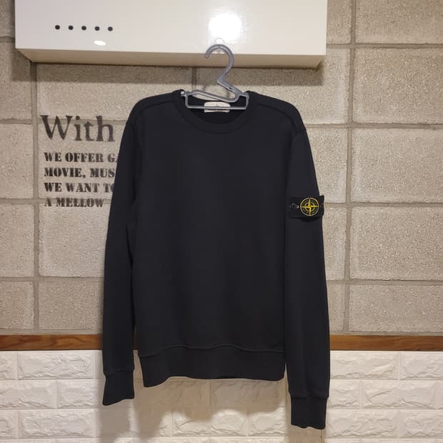 스톤아일랜드 기모 와펜 맨투맨 S