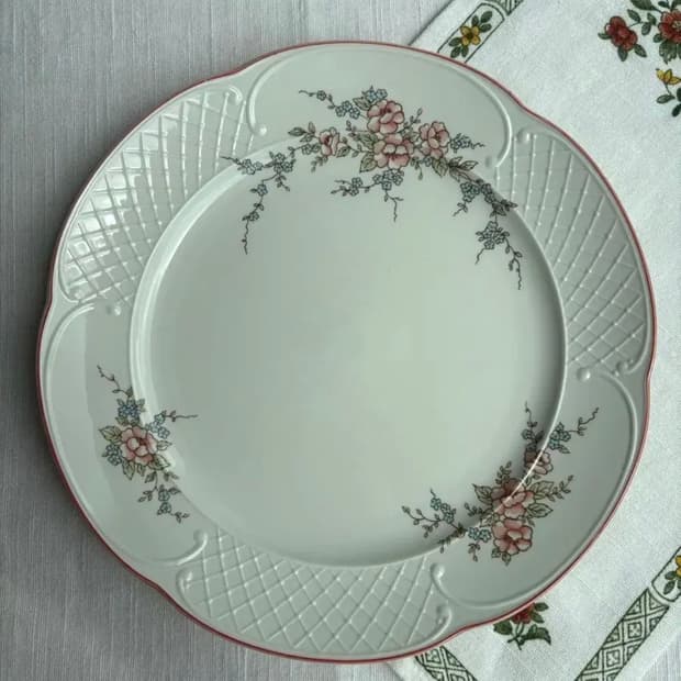 빌레로이앤보흐 빈티지 로제트 디너 접시
