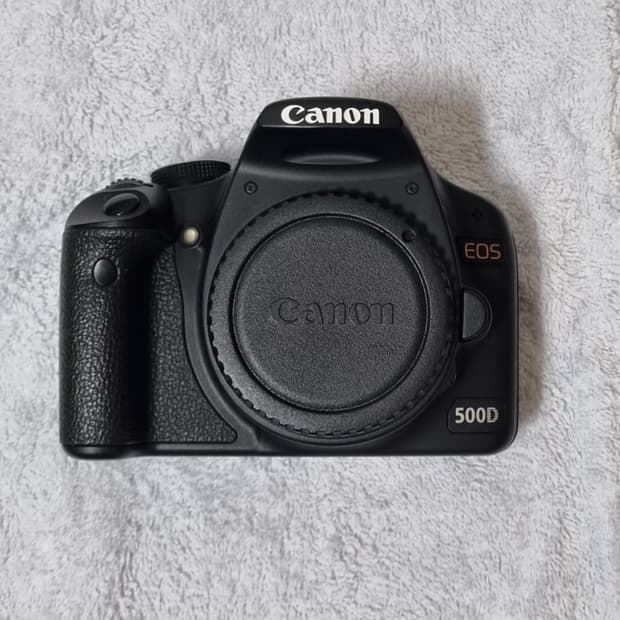 캐논 EOS 500D 디지털 카메라 바디만 판매합니다.