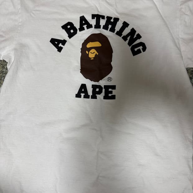 베이프 컬리지 티셔츠 화이트