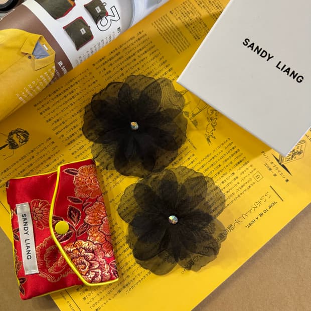 Sandy liang 샌디리앙 블랙 플라워 블러썸 이어링 귀걸이